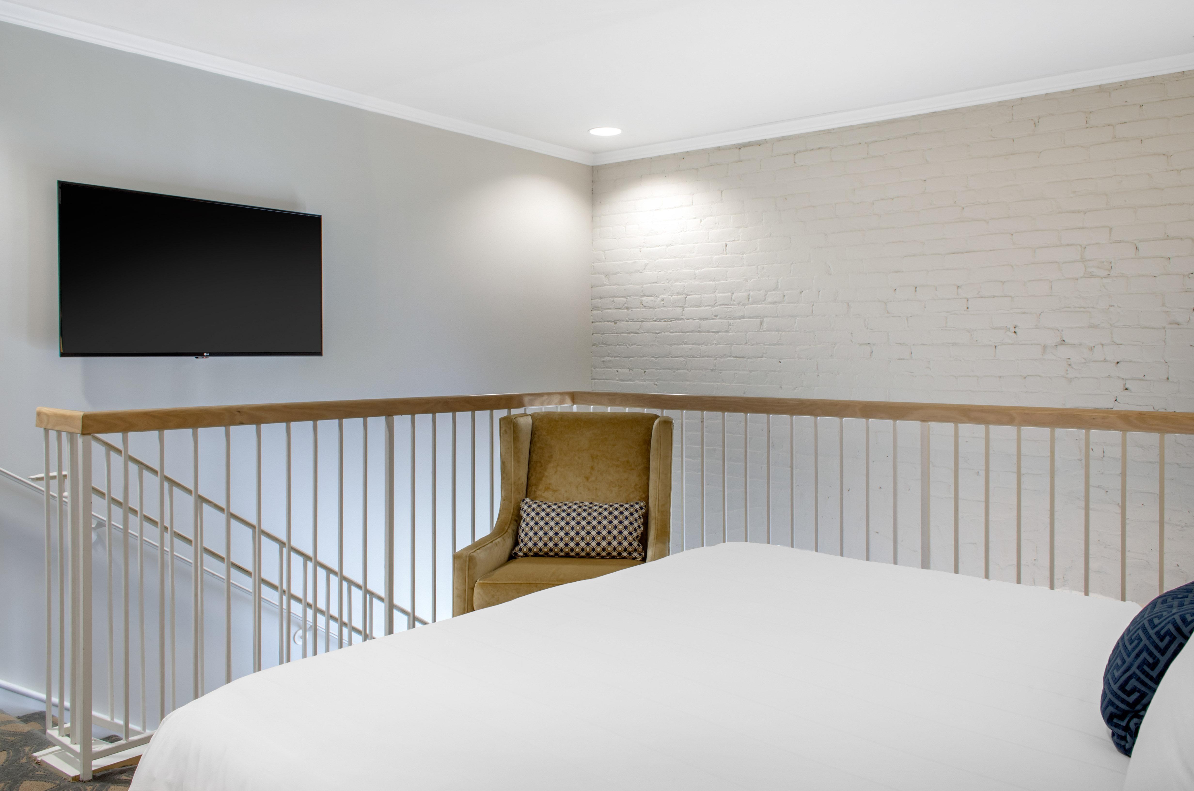 Riverfront Hotel 4*